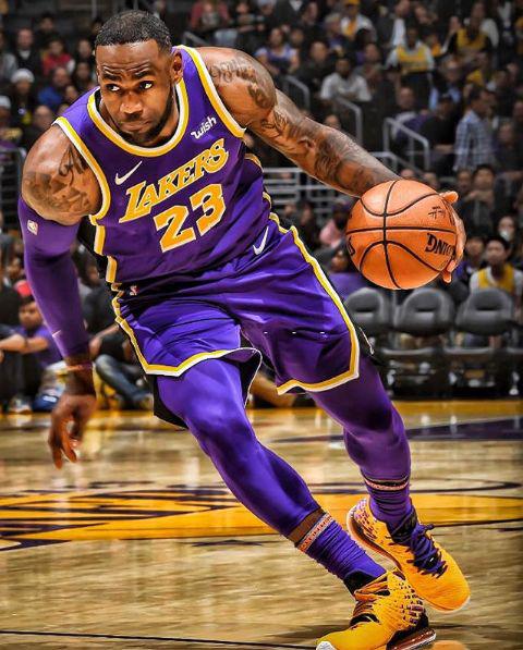 吉尔摩社媒晒照：手术成功，康复之路开始（吉尔摩社媒发照：手术顺利，开启康复征程）