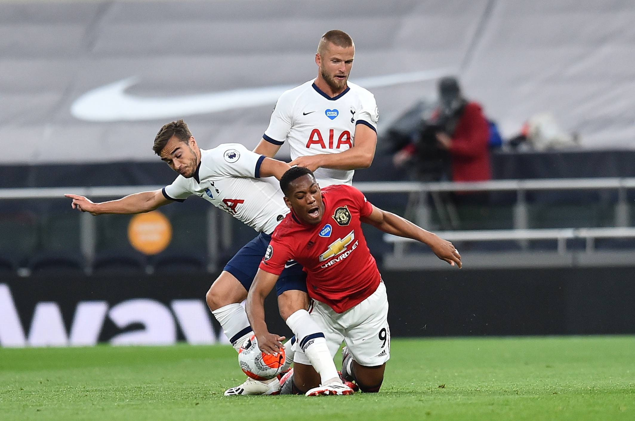 贝尔戈米盛赞法布雷加斯：他从不踢0-0的比赛，执教理念正确（贝尔戈米称赞法布雷加斯：拒绝0-0，他的执教思路是对的）