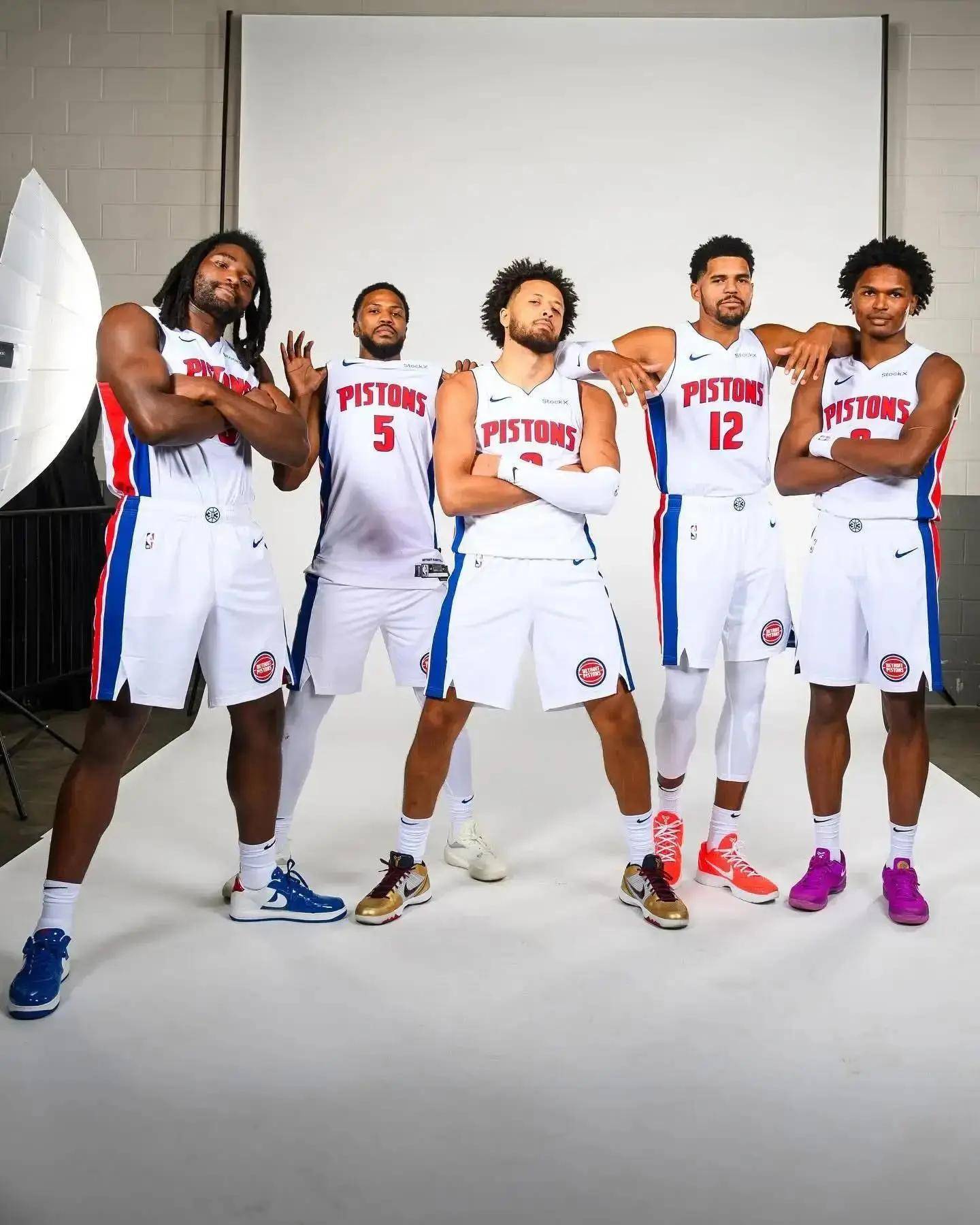 记者：曼联准备正式报价谢什科，球员只想加盟曼联（记者：曼联将提交谢什科正式报价，球员只愿投奔红魔）