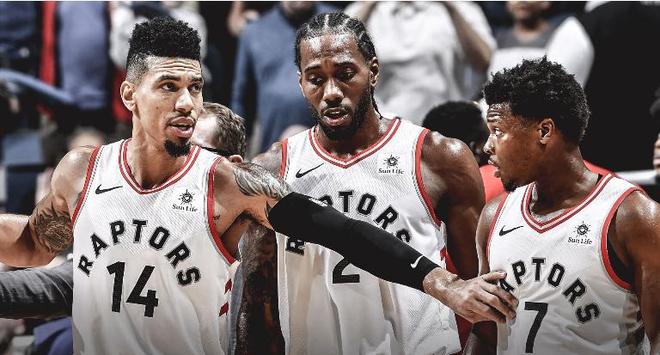 桑托斯3-0克鲁塞罗成功保级，塔西亚诺双响，若昂-施密特破门（桑托斯3比0完胜克鲁塞罗完成保级，塔西亚诺梅开二度，若昂-施密特建功）