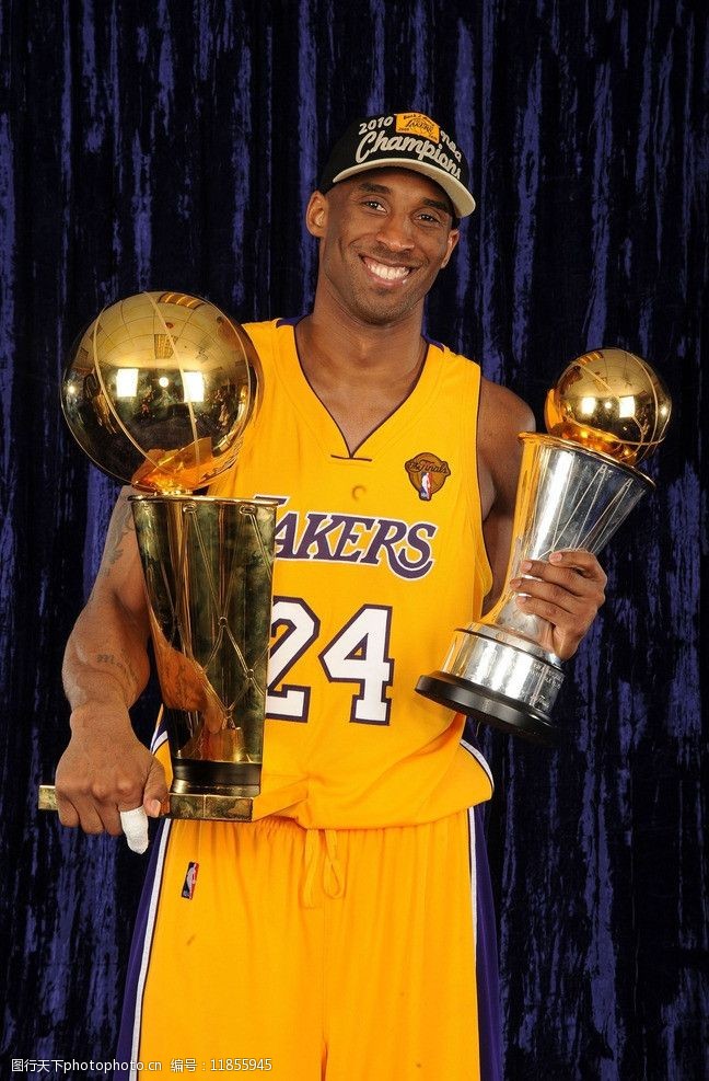 4战全胜，黄潜主帅马塞利诺当选西甲11月最佳教练（四连胜加持，黄潜主帅马塞利诺荣膺西甲11月最佳教练）