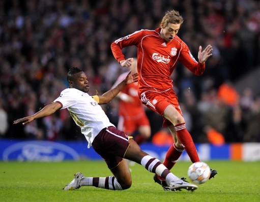 他是901阵型中锋最佳人选，却认为1队友历史最佳，到底有何魔力？（被誉为901阵型最佳中锋，他却力挺这位队友为历史第一，究竟有何魅力？）