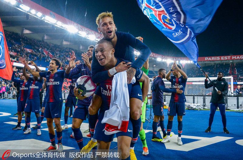 德天空：利物浦、曼城等豪门盯上迪奥曼德，莱比锡标价超1亿欧（德天空：利物浦、曼城等豪门有意迪奥曼德，莱比锡要价逾1亿欧元）