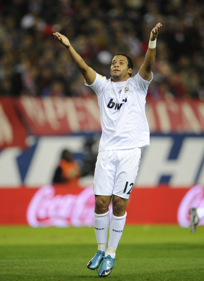 意媒：罗马在持续推动拉斯帕多里、齐尔克泽以及迪萨西的转会（罗马持续推进拉斯帕多里、齐尔克泽与迪萨西的引援谈判）