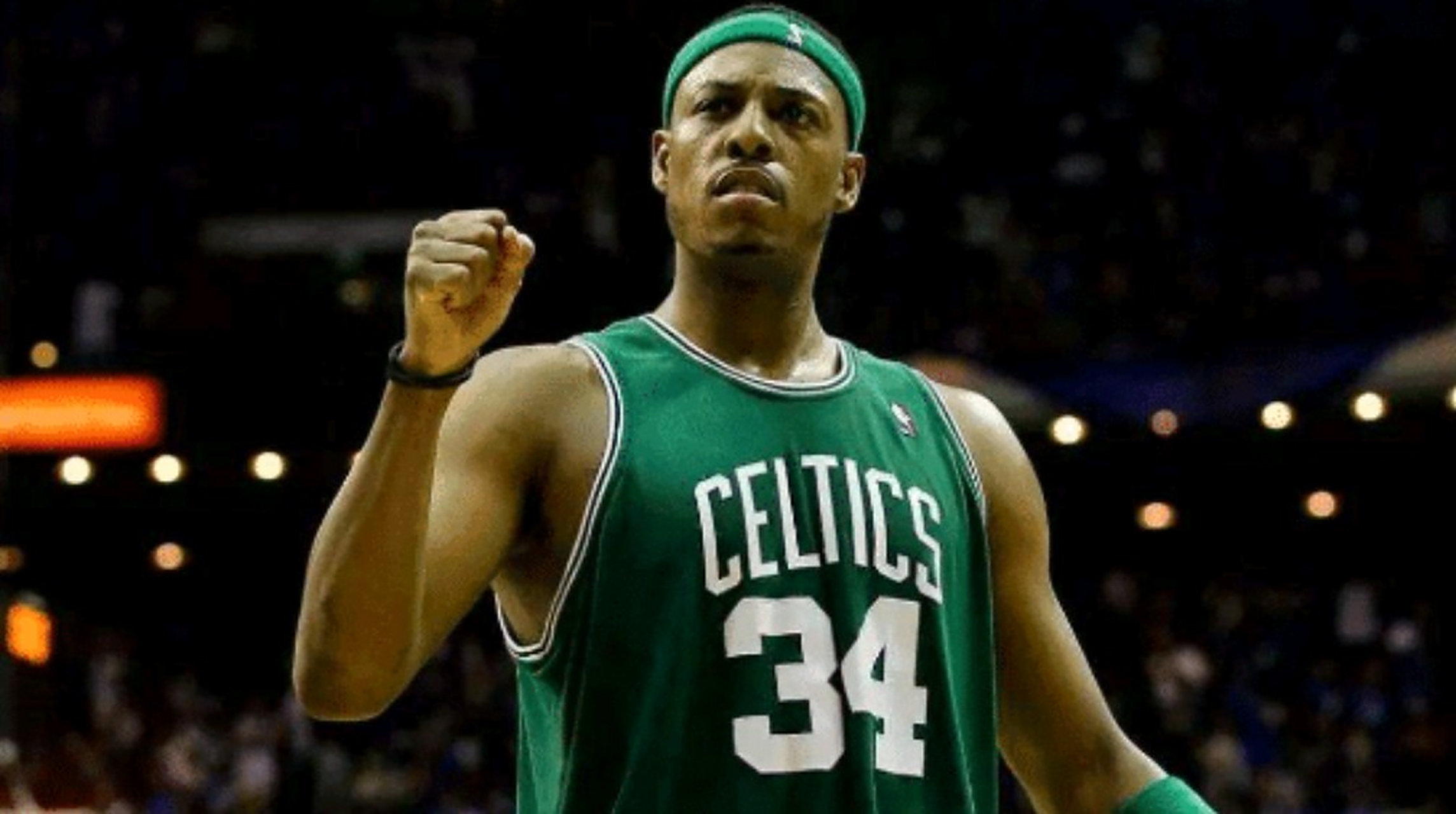 追梦：鉴于字母哥所做的一切，雄鹿应该助他前往能争冠的队伍（追梦认为：鉴于字母哥的贡献，雄鹿应助其加盟冲冠球队）