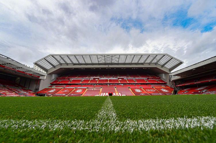 麦克马纳曼：希望范戴克和罗伯逊与萨拉赫聊聊，争取解决问题（麦克马纳曼建议范戴克、罗伯逊与萨拉赫沟通，力争化解问题）