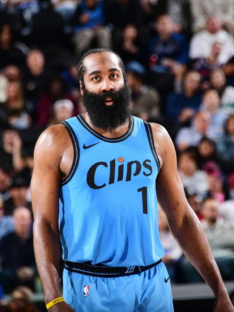 欧洲杯强队对抗精彩不断（欧洲杯豪强交锋精彩连连）