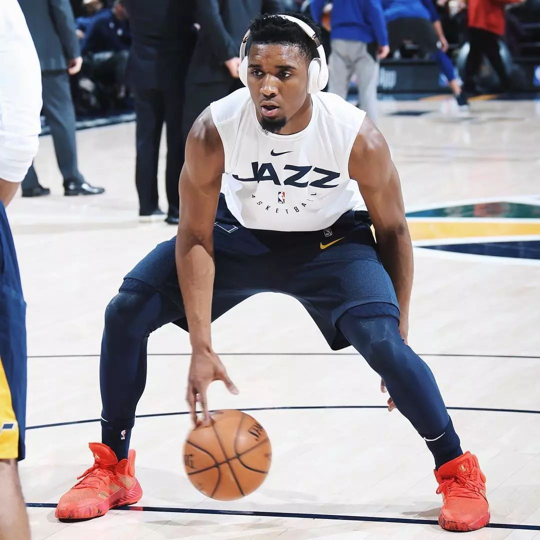 AC米兰主场气势如虹（AC米兰主场势不可挡）